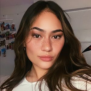 Meet your Posher, Isabella